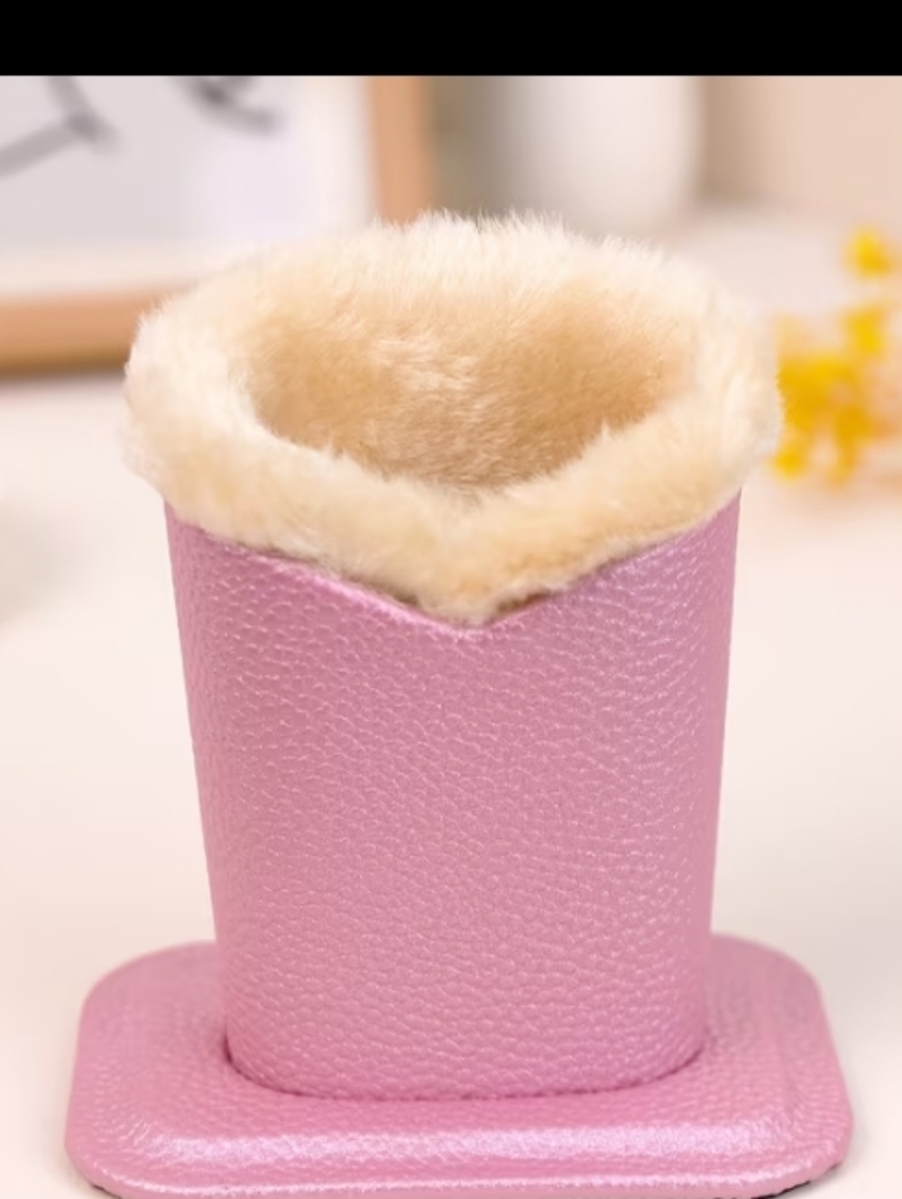 Pink Faux Fur Eyeglasse Holder.